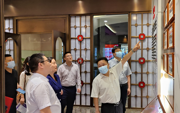 参观企业_副本.jpg
