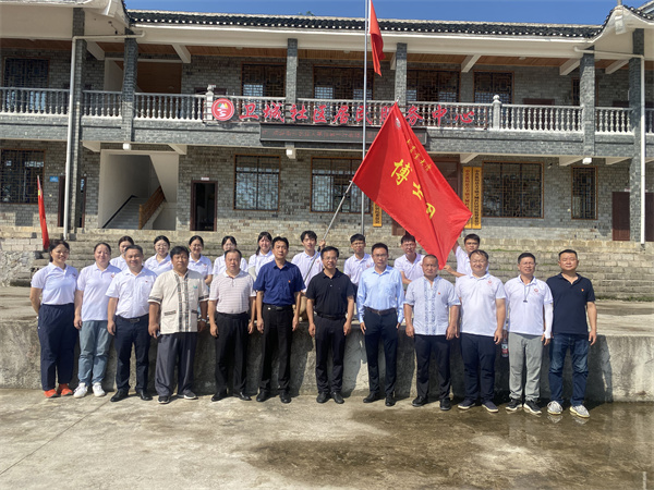 团队合照.jpg